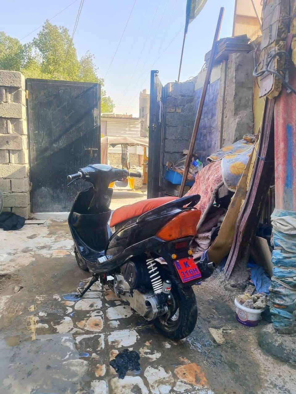 السلام عليكم ماكس 120سرعه  عدله 300بيها مجال بيها شغله بسيطه الهندر مكسور شويه تشتغل على باتري سلف نكره  بغداد الجديده نعيريه اوراق منفيس بيها مكاتبه ***********اتصل وتدلل

