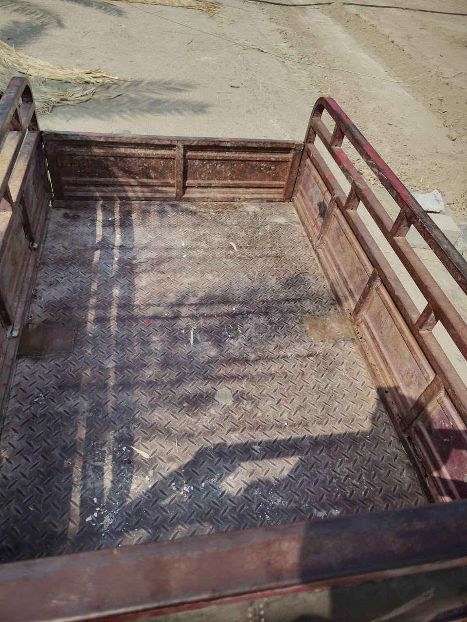 السلام عليكم ستوتة نضيفة مكينة توة مشدودة بدي نضيف تايرات جدد اكسن نضيف شاصي مكفول  ستوتة ادوات المكان قضاء المدينة الهوير السعر 800وبيهة مجال  الرقم ***********
