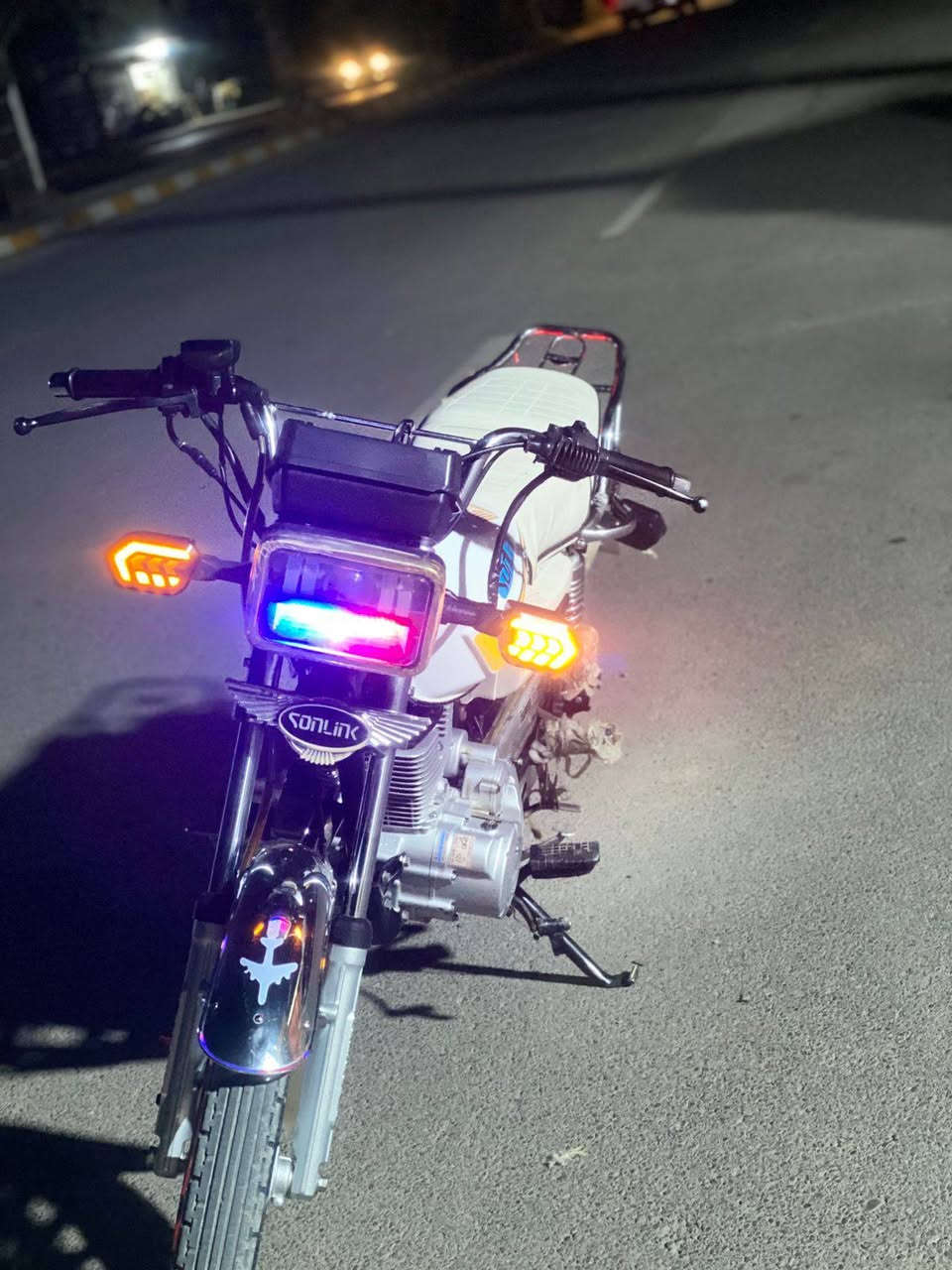 السلام عليكم للبيع مطور سيفان موديل 24مطور حلو أوراق كامله محراك ما مفتوح سعر 690وبي مجال رقم الهاتف *********** مكان الدرجه صلاح الدين الدجيل

