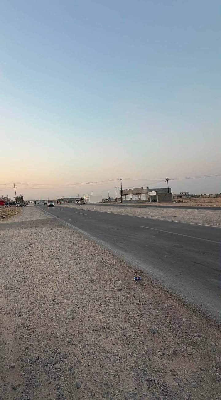 السلام عليكم ارض تجاريه المساحه نص دونم مباشر عله السايدين العلم الرابطه بين سيطره 14 وفلكه الفرسان مقابل عرب الجفال  الاستفسار***********
