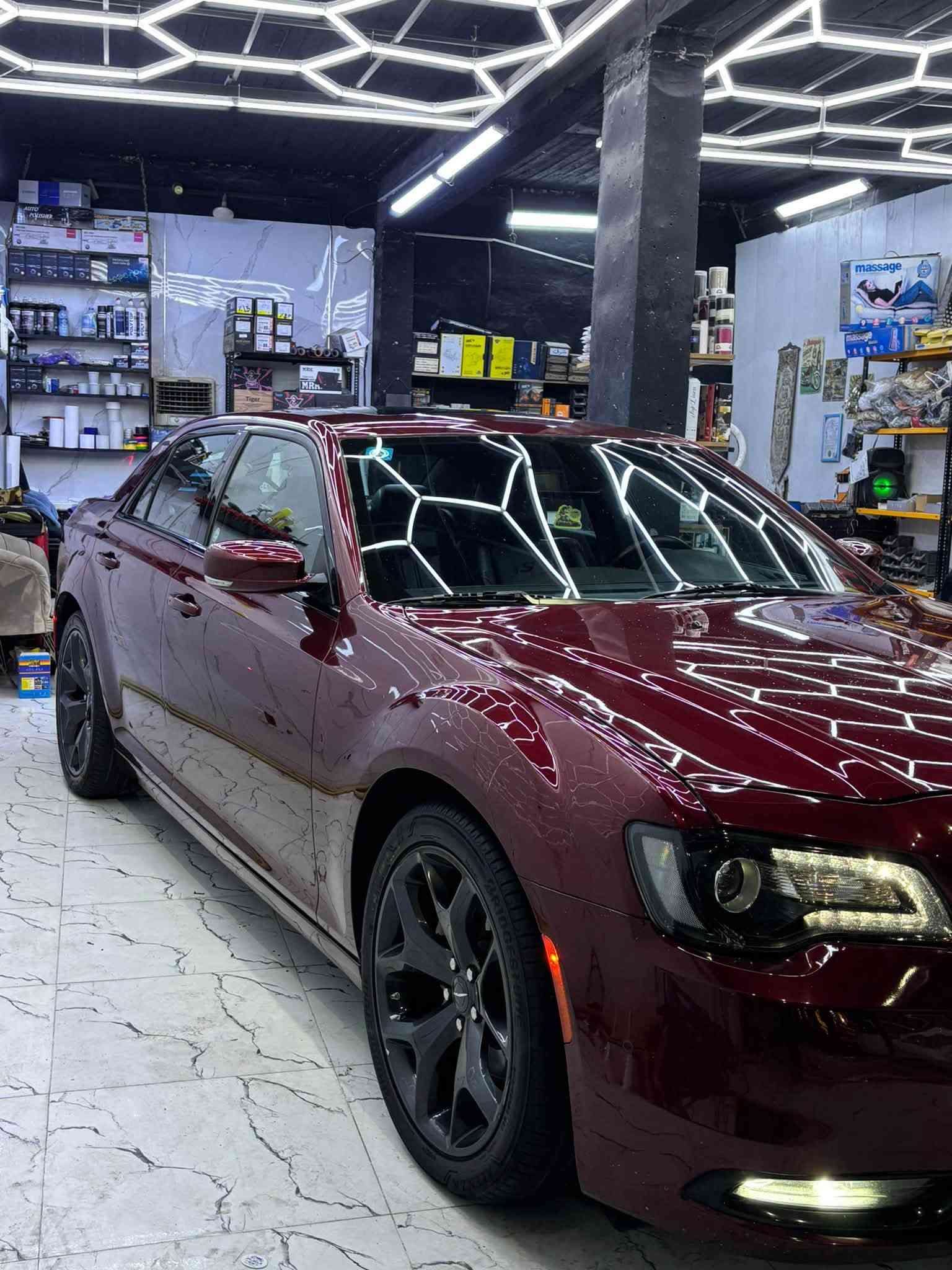 السلام عليكم للبيع فقط 
اوباما 2023 وارد امريكي v6 تو ويل 
فئة الS
حادثها فقط دعامية بدووون. شاصي  بدون بدنه. يعني دواخل مكفولة. راسلني واتساب ادزلك صور الحادث 
مواصفات 
بنوراما 
كشنات حضن مختم S 
تدفئة تبريد كشنات 
هيترات مري 
موصفات الS معروفة 
كير ومكينة مكفولات من تبديل وفتح 
وشادلها تخم تاير ياباني اصلي 
السيارة باسمي تحويل مباشر ثاني يوم 
اني مستوردها وعلى ايدي 
كلش جديدة. 
وسويتلها نانو سيراميك 
يعني ربع متذب عليها 
العنوان بغداد 
السعر ٢٧٧ 
وكلشي اكو بل سوك ❤️
***********
