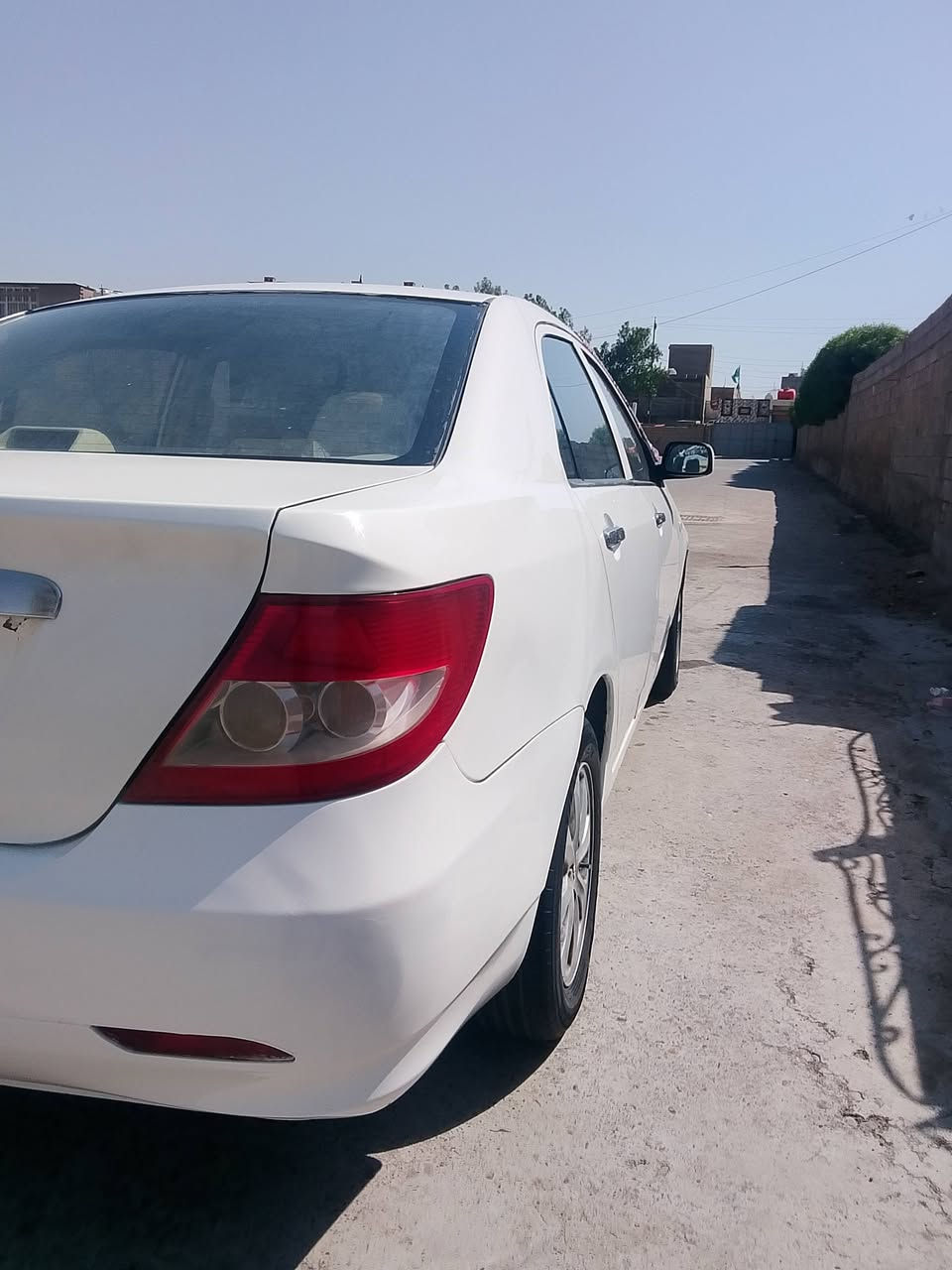 سلام عليكم بي واي دي F3 موديل 2012 بسمي تحويل مباشر مشروع وطني رقم بابل انكليزي الدولي مكينه بيها لاستيك ولف كير مكفول  تبريد ثلج ملكط خياسات حوض تكم شواصي خير من الله السعر 52 وبيها مجال مكاني بغداد جسر ديالى القديم رقم الهاتف ***********
