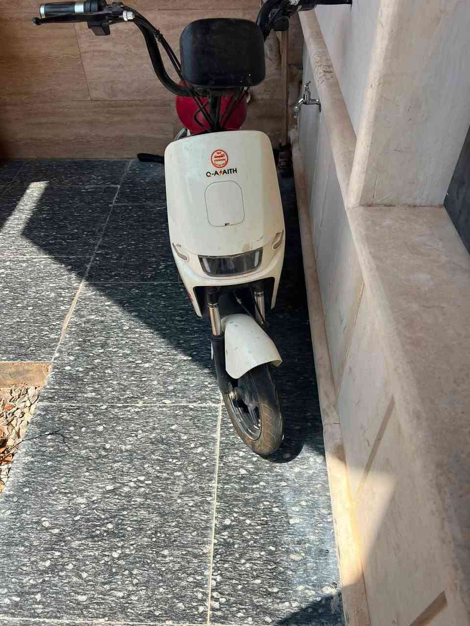 السلام عليكم موطور لل بيع بطاريات جدد السعر 225 العنوان حي جولان رقم 📱 ***********
