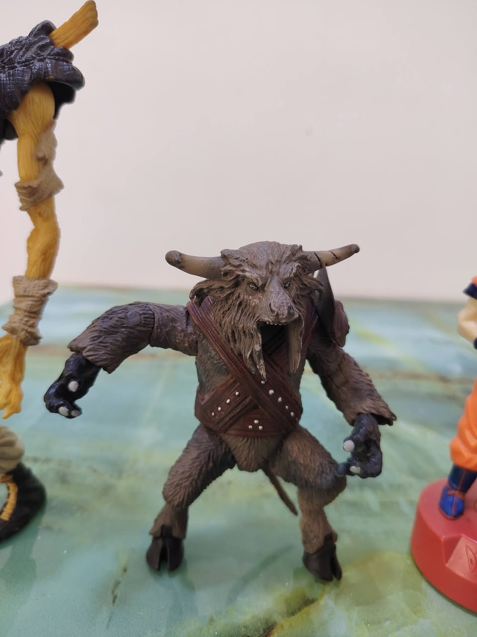 سبايدر مان الاصلي من شركة Toy Biz
الطول 42 سم
الوزن ثقيل. اصلي
مفاصل. سوبر بوزابل كل مفاصل الجسم تتحرك حتئ الاصابع
مع مجسمات 4
يوجد توصيل
***********
