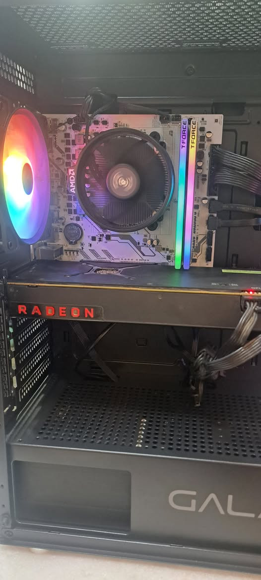 كيس تجميعة العاب 

المعالج ryzen 5 5500

الرام  t force ddr4 16gb 3200mhz

المذربورد  m.b b450 machine

كرت الشاشة rx vega 64 8gb

الكرت اقوى من كرت 2060

الهاردات. ssd 120   had 1 tb

البورسبلاي  cooler master gx 750w

الكيس منصب بي ٣٠ لعبة

سعر الكيس ٦٥٠ الف 

بغداد شارع الصناعة 

لايوجد توصيل رقمي ***********
