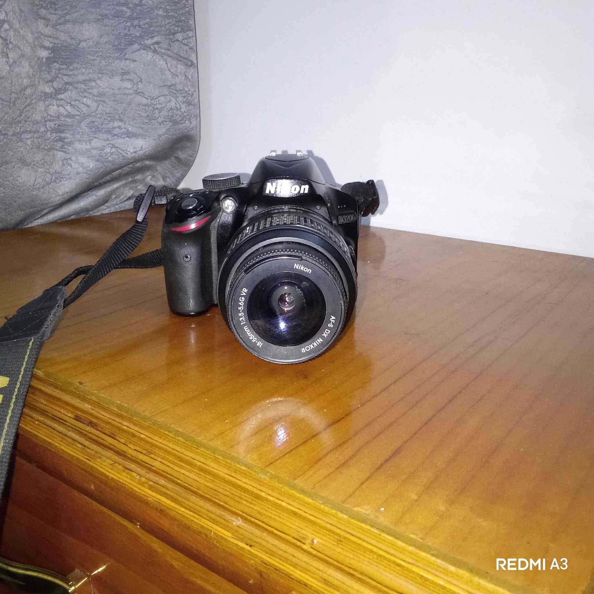 سلام عليكم
كامره نيكون 3200D
 
كامره تخبل ماعوزها اي شي 

وياها بطاريه +حزام كتف+ مع شاحنه 

زوم 18.55

صورها تخبل 

التواصل وتساب ***********

المكان كربلاء: 
السعر 250$وبيها مجال

نص مكتوب في الصور:
- REDMI A3