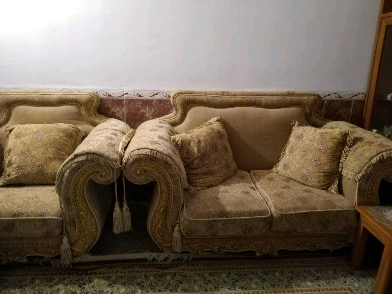قنفات نوع جيد و نظيف بي فردي ٤ و ثنائي ١ و ثلاثي ١ سعره ١٧٥ الف للاتصال على الرقم 
***********