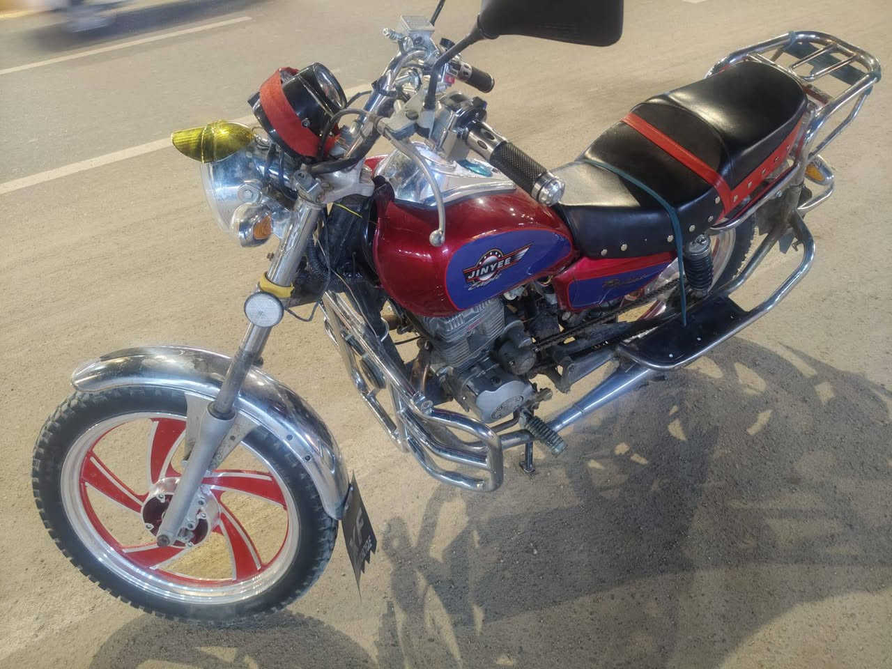 السلام عليكم تايموته للبيع موديل 11 اوراق شوفت عينكم دراجه حلوه ونضيفه مكاني سوق الشيوخ السعر 600 وبيه مجال للطيبين التواصل ***********

