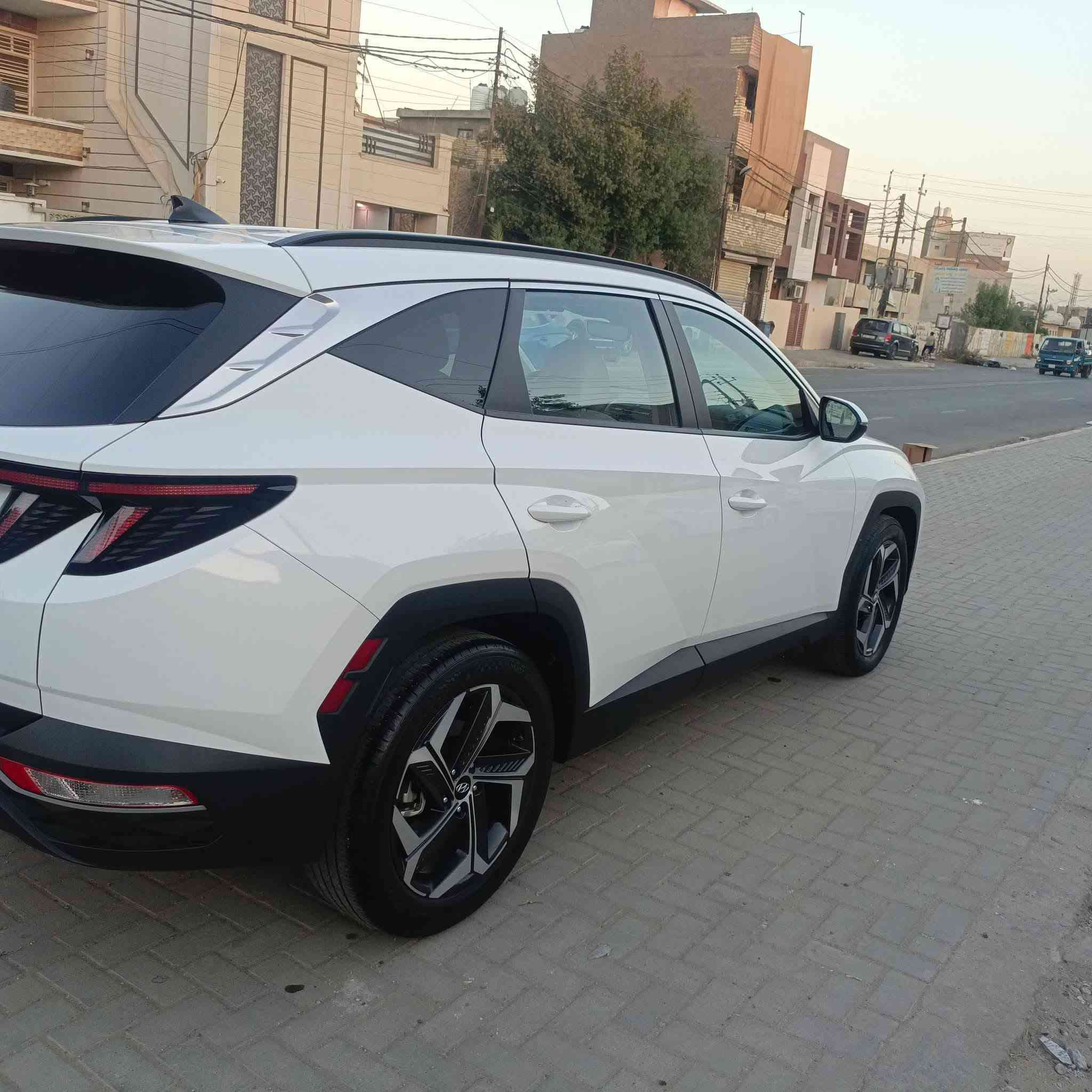 هيونداي توسان  2023

سعة المحرك : 2.5 GDi مع كير 8 نمر
 
وارد امريكي حادثه دعاميه اماميه مبدله بدون دواخل وحافت جاملغ بارد بدون تبديل ليبل واحد سياره

اللون الخارجي : ( ابيض
اللون الداخلي :  ( ا بيض )
قراءة العداد : 35mil

رقم بغداد بسمي هزه جديده

الاضافات

-بصمه تشغيل
-بصمه ابواب
-تشغيل عن بعد
-شاحن واير ليس
-صندوق كهرباء 
-رادار امامي قياده اليه
- نظام مساعدة عدم الانحراف عن الطريق 
-نظام carplay 
- شاشة وسطية كبيره 
- نظام النقطة العمياء ( حساس مرايا جانبيه)
- هاند بريك بصمة 
-اوتو هولد
-نظام توقف تلقائي عند الرجوع
 - كاميرة خلفية بدقة عالية 
 - نوع المقاعد: كهربائي  - تدفئة 
- المصابيح:  زينون - إضاءة ليد- ليزر
- دخول ذكي  

للاستفسار الاتصال على الرقم
‏***********
مكاني بغداد الدوره
السعر 190وبيه مجال 
بيع أو مراوس النتره أو فورتي أو كي فور

نص مكتوب في الصور:
- 79309924