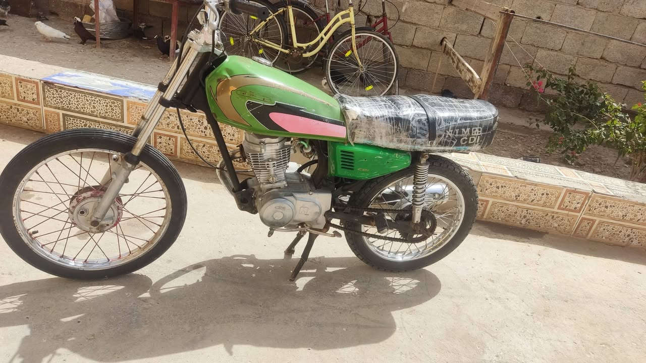 سلام عليكم دراجه اللبيع مكان ناصريه سيد دخيل سعر 250 بيهه مجال شراي يتصل ***********
