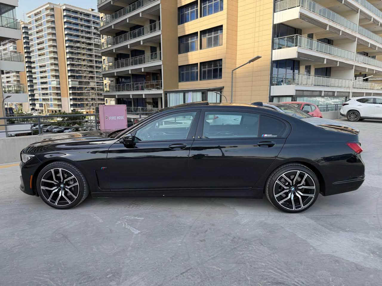 BMW 740i 2020 المرغوب 
محرك 3000 توين تربو ارغب شي 
السياره امريكي بيها فقط طخه مقدار شبر 
كير مكينه كله مكفول سياره جديده مثل زيرو 
فوووول مواصفات بانوراما قطعتين كراسي مساج ومومري ستيرن كهرباء وجكات السياره 
(( أبواب شفط )) صندوك تحكم با رجل 
كامره 360 خمس كامرات 
ماشيه 62 الف سياره بوضع الوكاله 
رقمها بغداد باسمي 
عنواني بوابه العراق المنصور 
***********
سعرها 335 ورقه با عافيه سعر كلش مناسب
