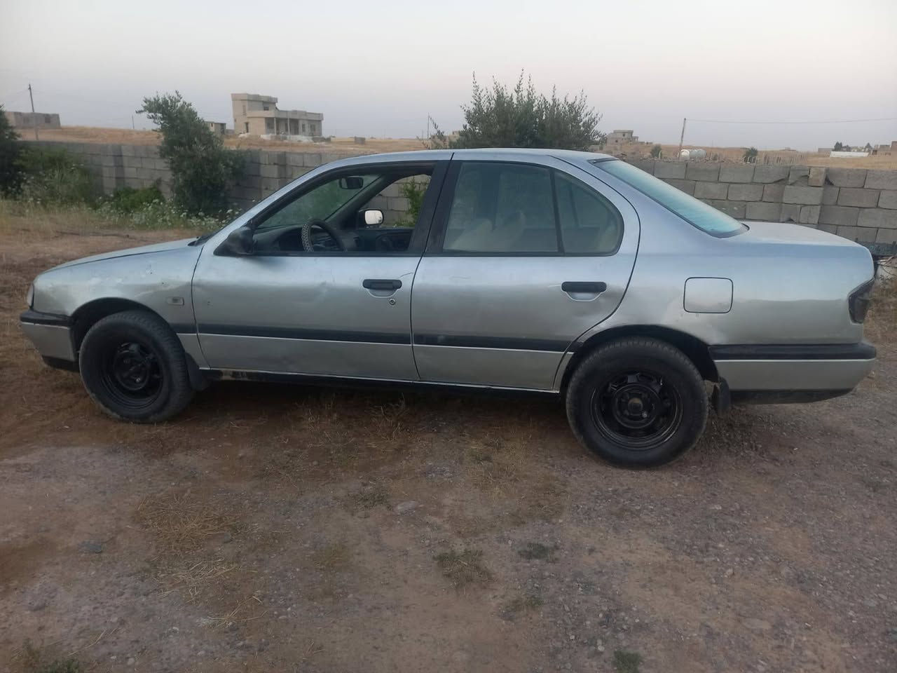 السلام عليكم نيسان برايمرة للبيع رقم نينوى سنوية خضرة مدفوع كمركها كامل راعيها موجود نضيفه محرك 16 ما ناقصها شي السعر 23 وبيها مجال مكان شركاط ***********

