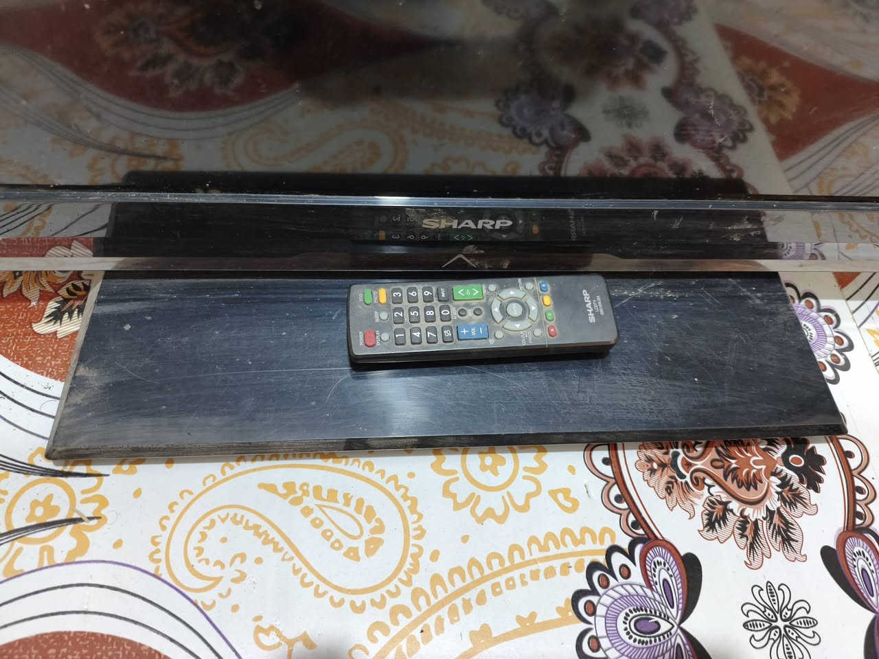 شاشه حجم 32 شارب الاصلي بيه ضربه بصيطه شغاله طبيعي السعر 50 الف
*********** وتساب
