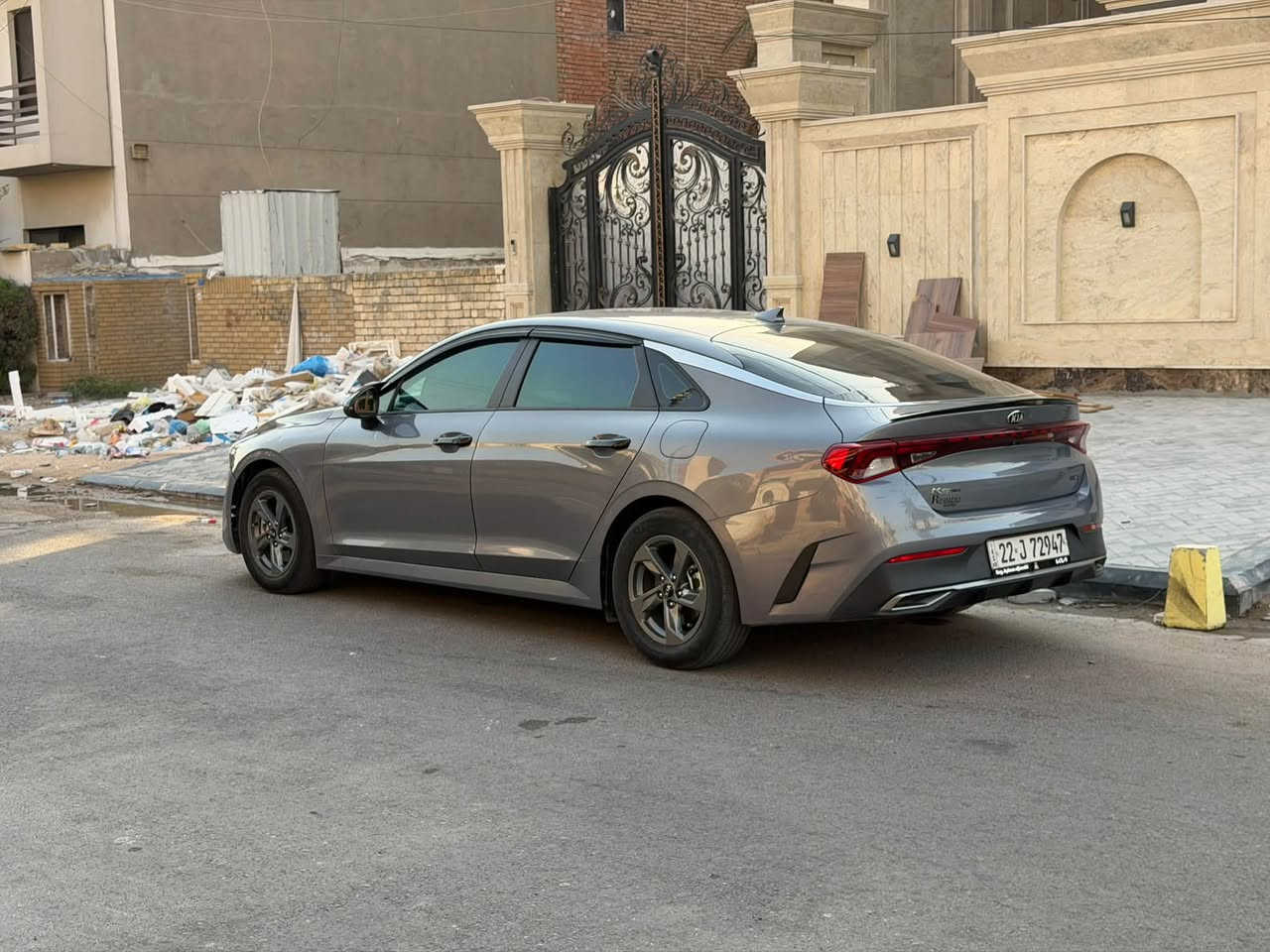بسم الله الرحمن الرحيم 
للبيع KIA K5 2021 
ضرر بسيط (بدون ايرباك)
صور الحادث مرفقه 
ماشيه 59 
كير مكينه تبريد بحالة الوكاله 
جام السياره كامل مغلف عازل حراري 
البنيد مغلف كاربون فورجد
مطريات /مري باتمان/ يدات ابواب اسود
انارة دشبول led 
جاهزه السياره بدون نقص 

للاستفسار 
***********
متوفر واتس اب
