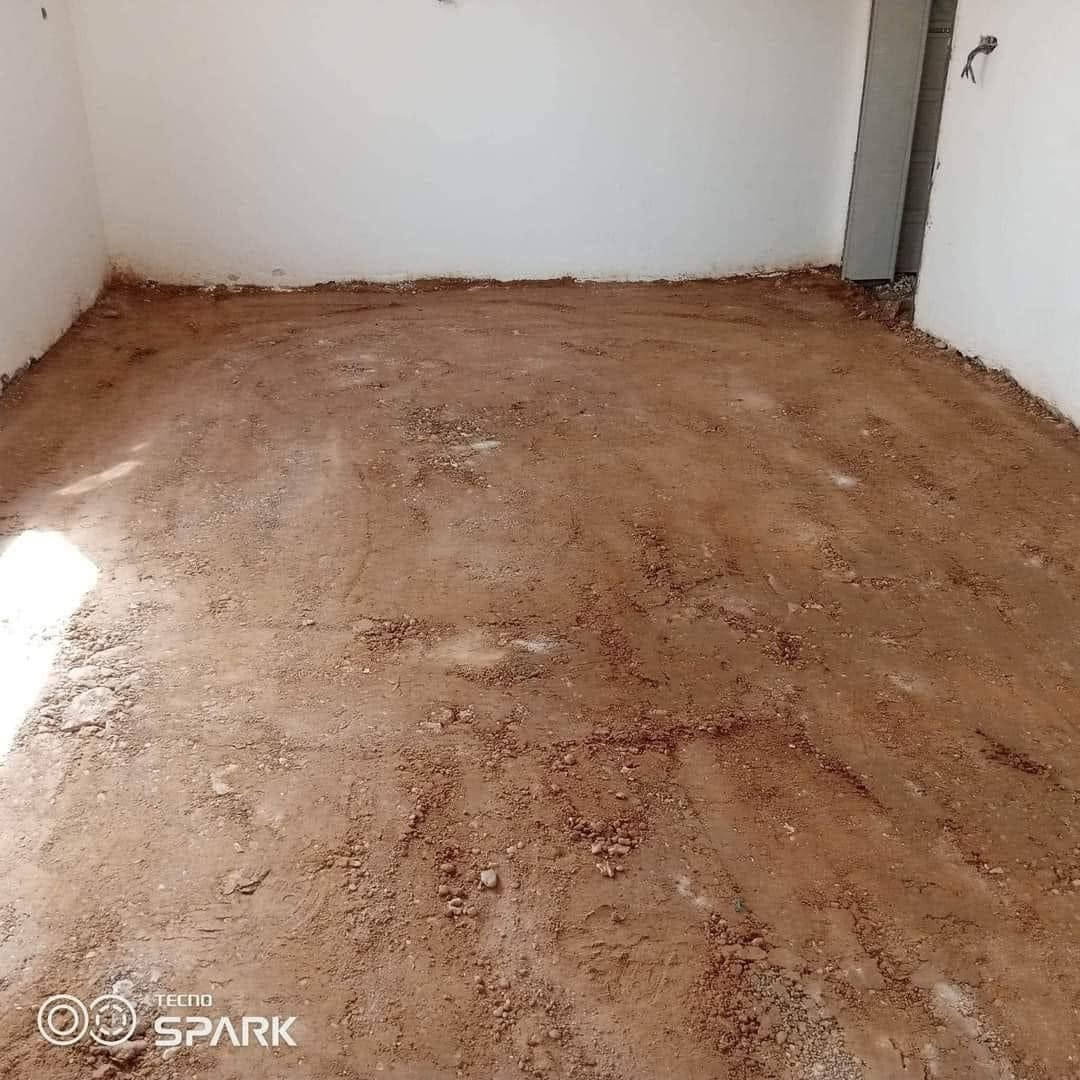 سلام عليكم / يوجد كادر عمل جاهز / تصعيد مواد ونج او بدون ونج / تنضيف بيوت/تفليش جداران / تكشيط جداران / تنضيف حدائق//عمل تسليط سطوح تراب او صب / دفن حفر /نقل اثاث / نشتغل كافة الاعمال /عملنه كافة مناطق البصره / تواصل خاص او  على الرقم  *********** وتساب متواجد
