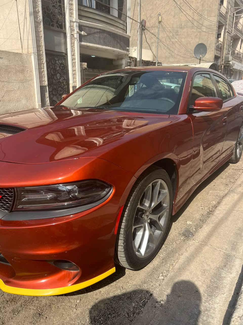 سلام عليكم للبيع او مراوس جارجر خليجيه موديل 2020 فئه GT وكاله هارلم ماشيه 40 الف فول لون مشمشي 
بدون صبغ السعر 275 وبيها مجال (***********) رقمها بغداد
