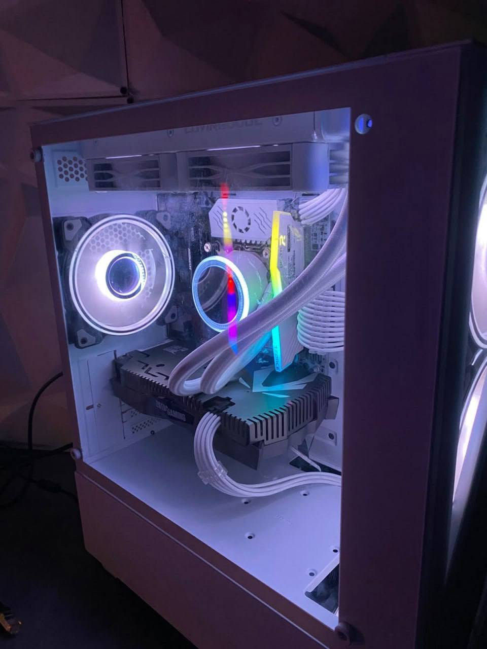 $450
CPU : E5 2667
GPU : RTX 2060 ZOTAC
MOTHERBOARD : X99 WHITE
RAM :  16GB 3200Mhz
COOLER : LIQUID COOLER 2FAN WHITE 
STORGE : 512GB SSD SATA
POWER SUPPLY : 650W AURA 

بۆ حیجزکردن

***********
