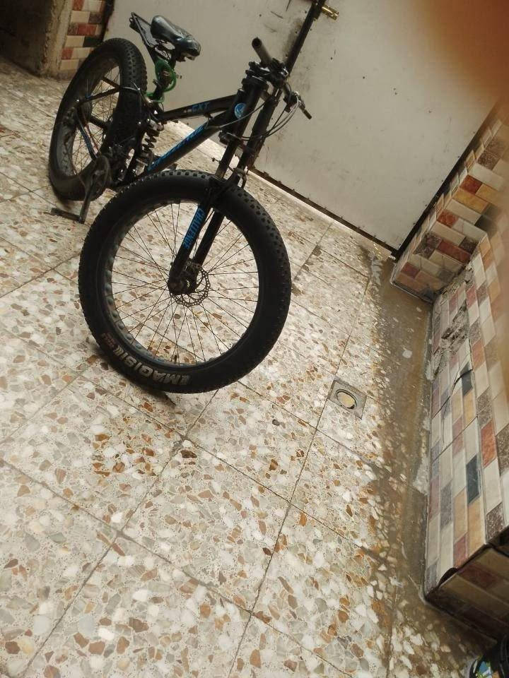 السلام عليكم
بايسكل للبيع جبلي دبابة البايسكل جديد السعر 140 وبي مجال
المكان بغداد البلديات شارع الكهرباء 
للاستفسار رقم(***********)
