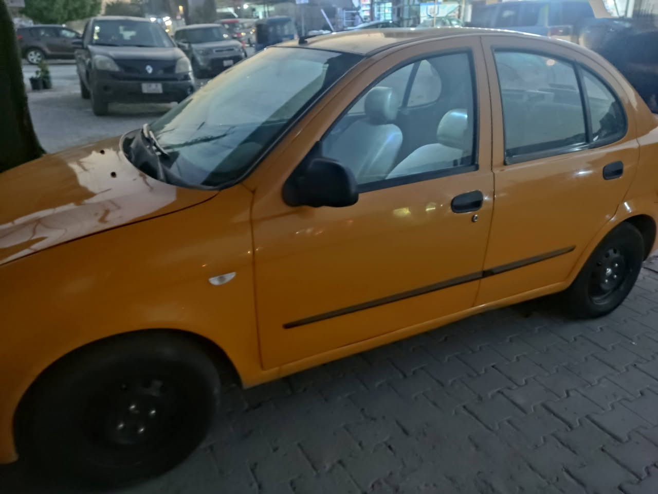 سلام عليكم طيبه للبيع موديل 18 مكينه كير كفاله صدر جديد بيه منضومه مال غاز سياره جديده بيه فقط جاملغ امامي وباب امامي صبغ بدون معجون السعر 38 مكاني بغداد بالدوره ببودشير ***********
