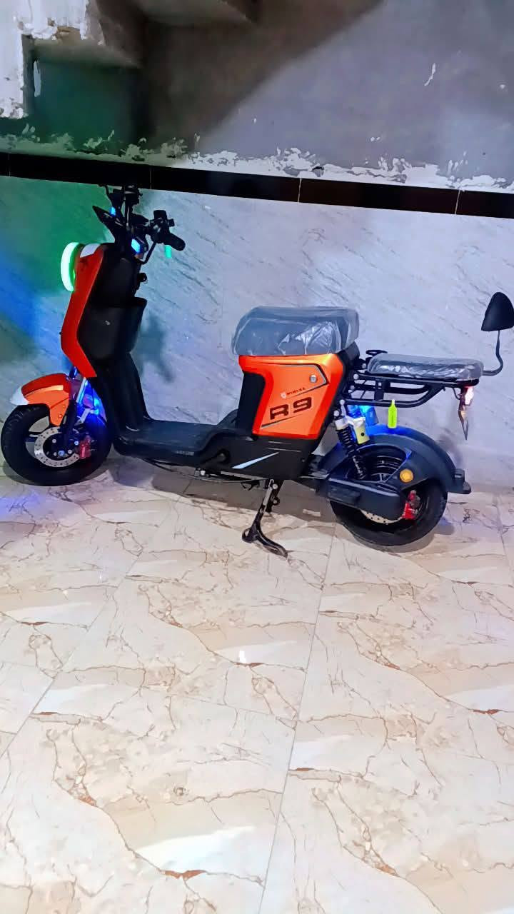 دراجه جديده بل جيس ستوني اشتريتها بس معتاز واريد ابيعها ولاي بس يعامل لا يراسل، *********** سعرها 500 وبيها مجال حك لجيه

نص مكتوب في الصور:
- تم