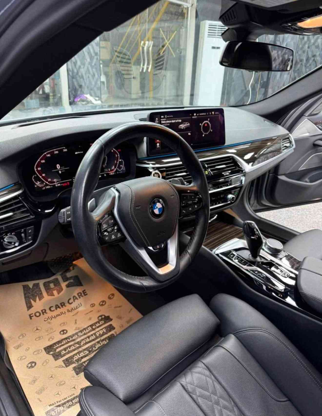 Bmw530e 2023
هايبرد و بانزين وشحن ٣ انظمة فول مواصفات ١/١ 
ماشية ٨٢ الف ميل حادثهه بنيد ودعامية
وببغداد انصبغ باب السايق 
السيارة تصليحهه كلش حلوة وكلش كاعدة وناصبة
بدون ملاحضات
كير محرك كفاله برغي مملعوب بيهن 
رايدهه ب24,500$ مكاني بغداد
***********
