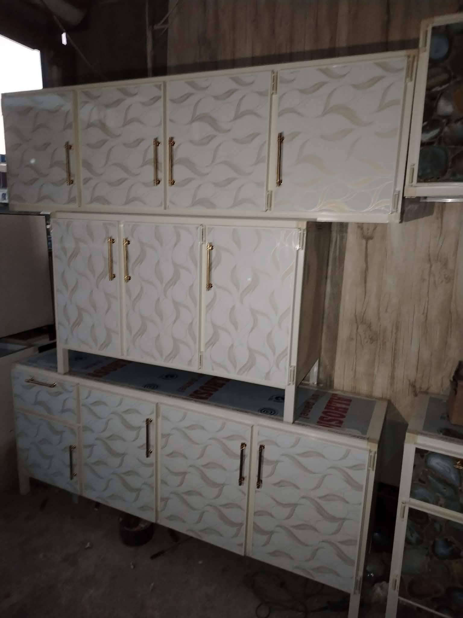 350 كاونتر سنك ملحق
سنك متر 100
سنك اخظر 85
سنك ملحق 180
