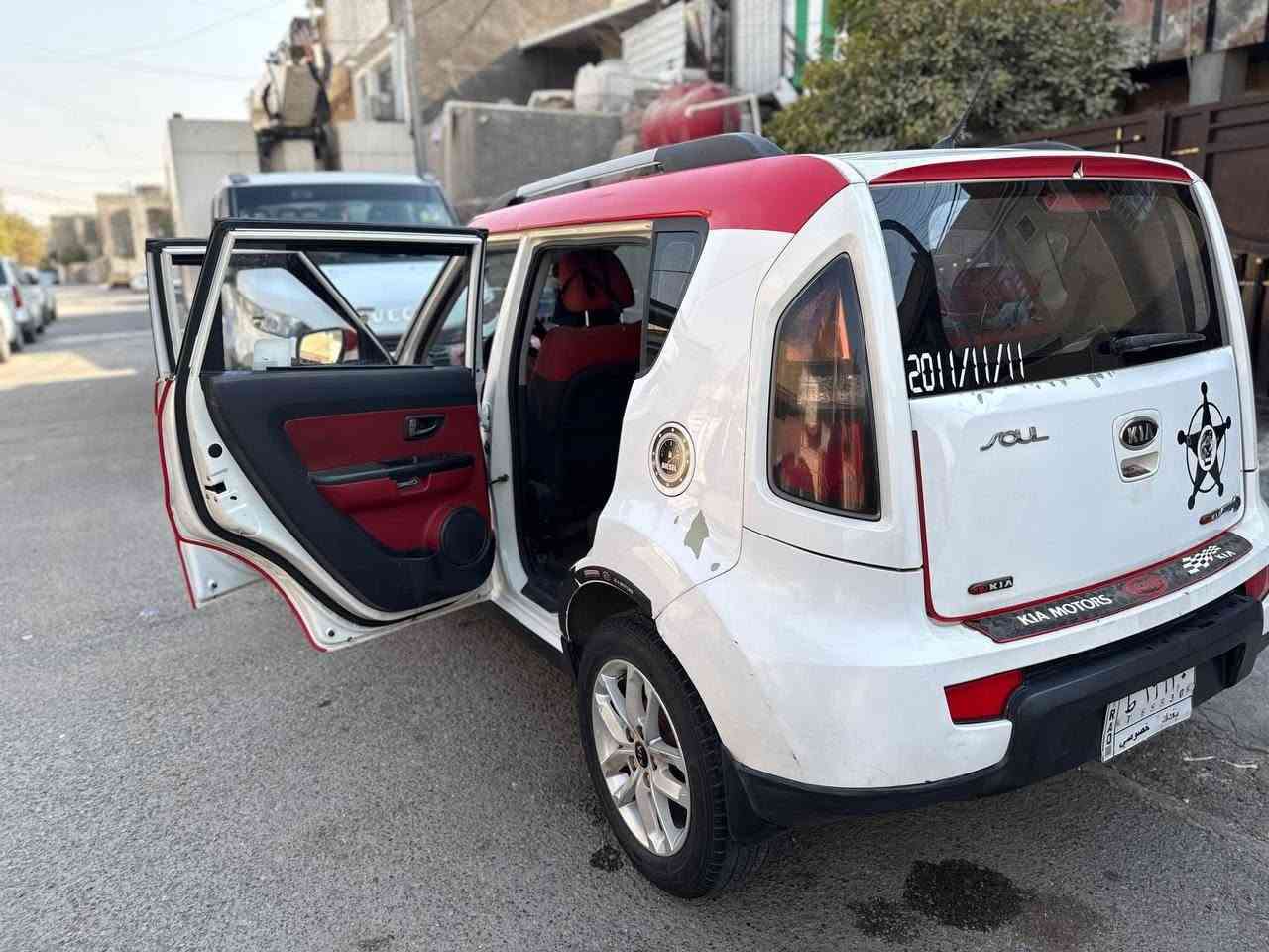 كيا سول موديل11 خليجي رقم بغداد ألماني محرك 1600(محرك جديد+گير) سنوية بأسمي نافذة لنهاية عام ٢٠٢٧ مكاني بغداد الدورة والسعر (90) وبيها مجال للطيبين...رقم الموبايل ***********...للبيع فقط بدون مرواس
