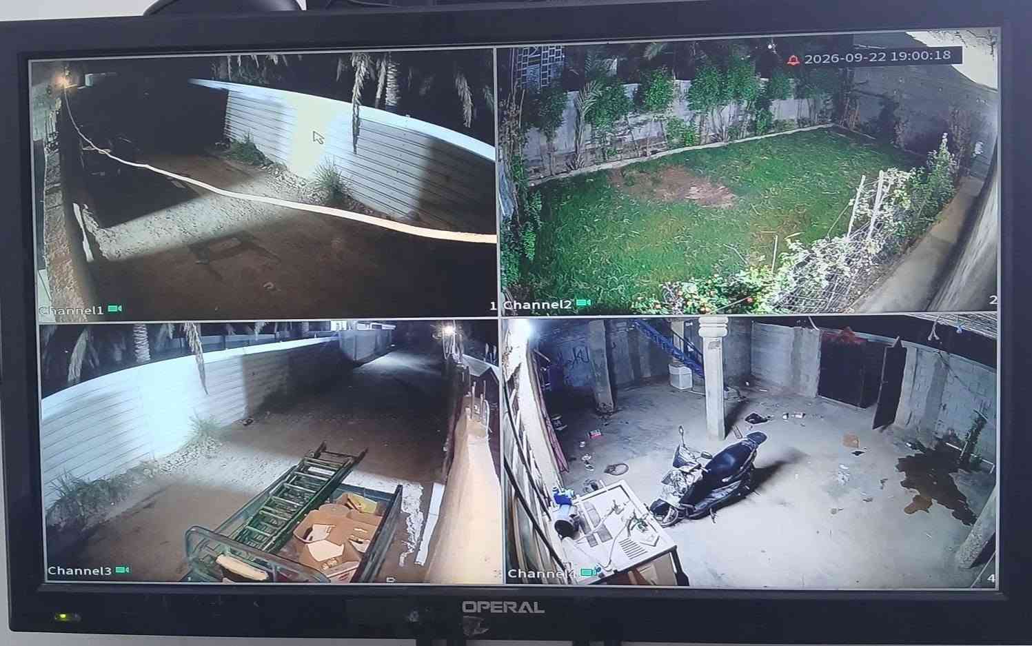تم بفضل الله تجهيز وتنصيب سستم كاميرات عدد 4 في العلكايةالحصن

عمل وتجهيز كافة  الكاميرات بدقة واتقان وامانه وضمان سنة كاملة مهم جداا جدا لا اتعامل بتجهيز التجاري،( الاصلي فقط)، وتنصيب الاصحن وضبط الاشاره وتثبيت الشاشات ع الحائط وترتيب القنوات توجد عروض ع الكامرات *********** للاستفسار الاتصاال او واتساب فقط🤍

نص مكتوب في الصور:
- Channel1
- Channel2
- Channel3
- Channel4
- 2026-09-22 19:00:18
- OPERAL