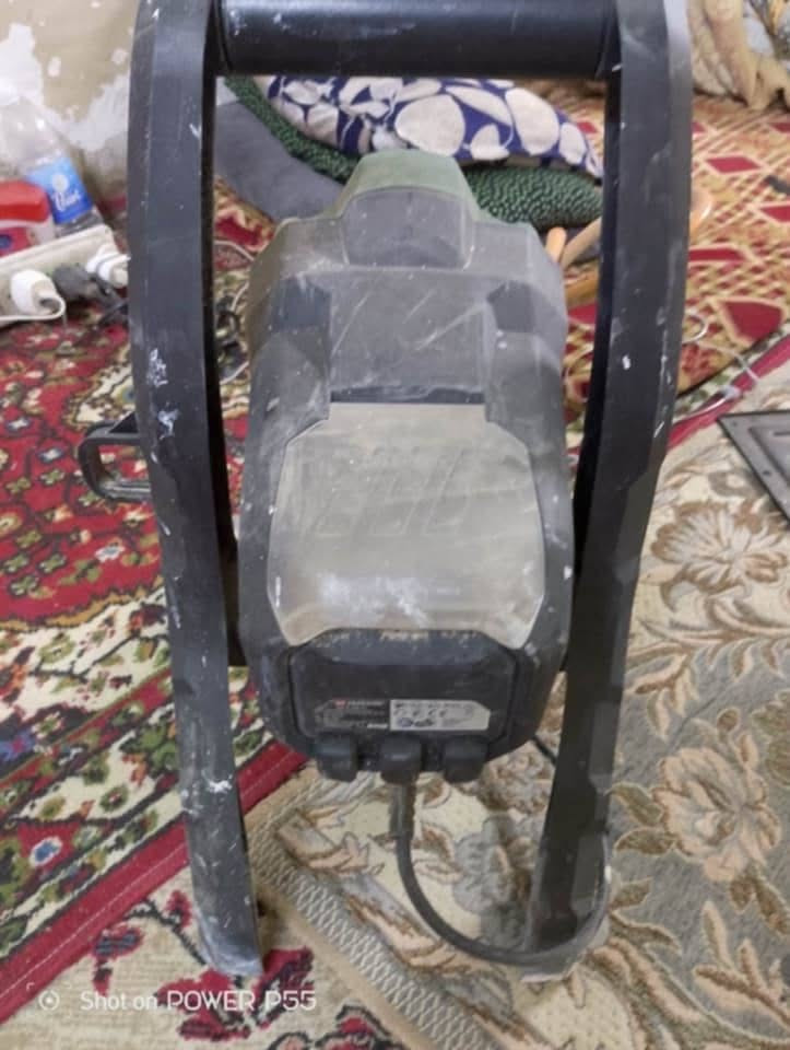 للبيع 
ماطور صبغ بالة شغال مستعمل 
عوزة صوندة ومسدس 
فقط يفيد الصباغين مال ابيوت 
صباغين مآل حديد بوب شبابيك 
كلشي يشتغل بالة أصلي 
الصباغين يعرفونة ويعرفون شغلة 
ويعرفون شكد سعرة بس اني على باب الله 
ابيع 
السعر 35 ألف دينار 
الشراي يتصل على هذة الرقم 
***********
يوجد واتساب على نفس الرقم
