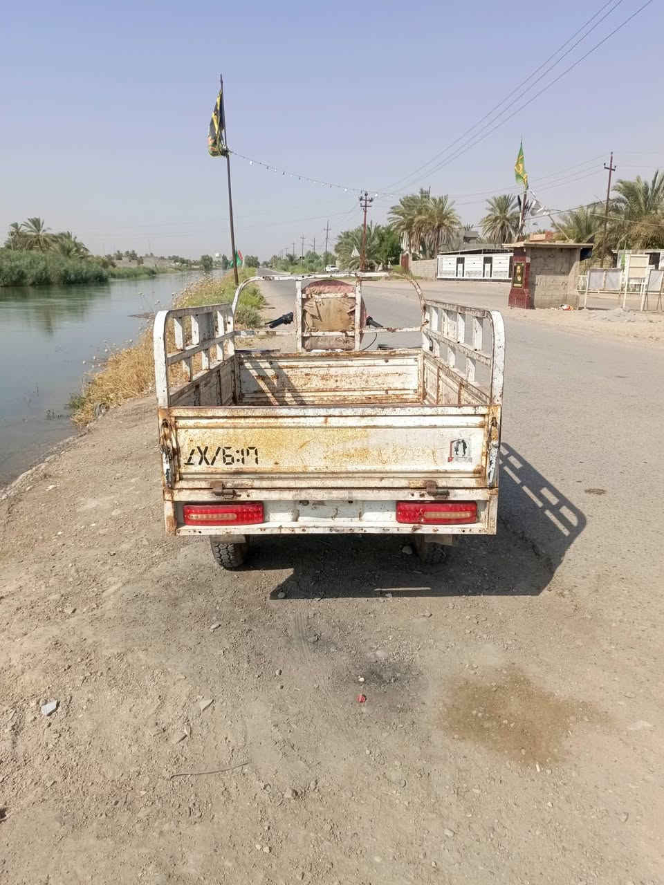 يا الله سلام وعليكم
ستوته لبيع مديل 17
ما بيهه اي نقص
اوراق 6
سعر 950
وبيهه مجال 
تايرات 3جديد 
كهربائيات كامله ما بيهه كل نقص 
مكان ديالى سراجق 
رقم الهاتف     
 ***********
