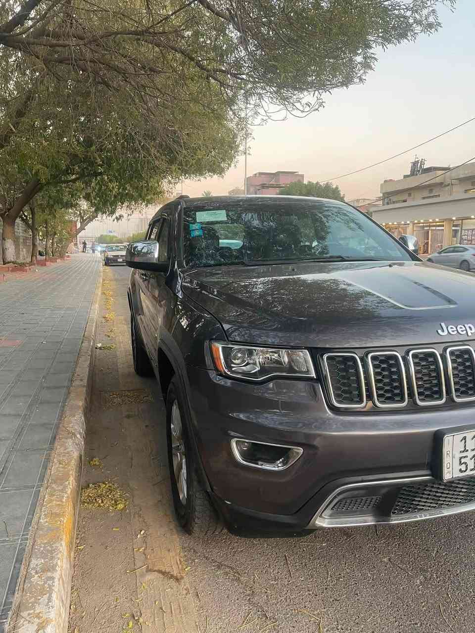سلام عليكم جيب موديل 2017 وارد أمريكي بيها جاملغ خلفي وجنطه بدون دواخل السيارة فول عدا الفتحه السيارة جاهزة من كير محرك صدر تبريد العنوان بغداد الكاظمية للاستفسار (***********) يوجد واتساب
