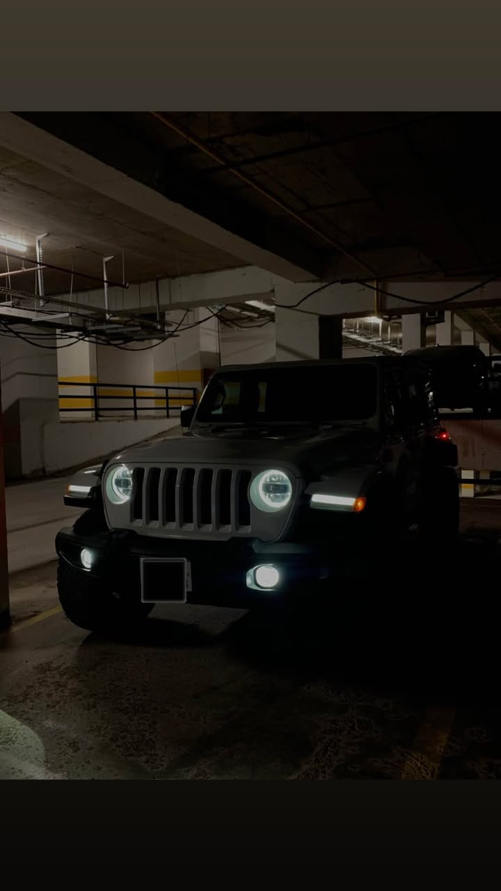 Jeep wrangler  limited  
2023 
جێپ رەنگلەر 
فوول فوول مواصفات 
شاشە گەورە 
پانۆراما
V4 
٤٠ مایل رۆیشتوە 
هەموو گیانی بەشەرت 
نیو دەرگا صبوغه
پێشی کەپسە
بیلاد سەیارەکە بەرزە و تایە گەورەیە 
لە هەولێرە سەیارەکە
*********** أربيل, العراق
