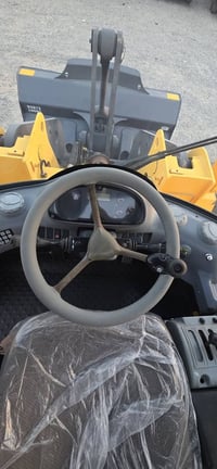 للبيع - بۆ فرۆشتن دخول جدید ——————— شوفل :  VOLVO حجم : L90D —————————...