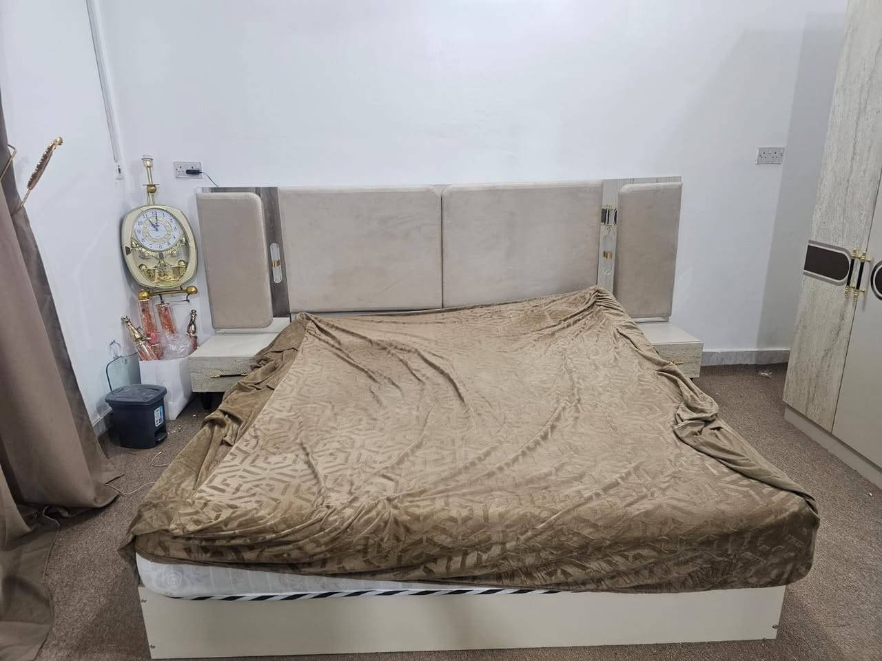 غرفه تركيه ٨ قطع جديده
ب٧٥٠ وبيها مجال بسيط
تواصل واتساب ***********
