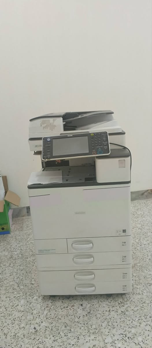 🖨️ للبيع طابعة RICOH MP C2503 الأصلية
✅ طباعة ملونة وأسود وأبيض
✅ سرعة الطباعة: 25 صفحة بالدقيقة
✅ تدعم الطباعة والنسخ والمسح الضوئي (Scan)
✅ تدعم الطباعة حتى مقاس A3
✅ طباعة أوتوماتيكية على الوجهين (Duplex)
✅ دقة طباعة تصل إلى 1200 × 1200 dpi
✅ شاشة لمس ملونة سهلة الاستخدام
✅ تدعم الطباعة عبر الشبكة (LAN) و USB
✅ تطبع ورق حتى سماكة 300 غرام
✅ مناسبة للمكاتب، المطابع، وشركات الدعاية والإعلان
✅ جودة ألوان عالية واستهلاك اقتصادي للحبر
📍 العنوان: بغداد – التاجي
📞 للاستفسار: ***********
سعر مناسب... والطابعة جاهزة للعمل والتجربة متوفرة
