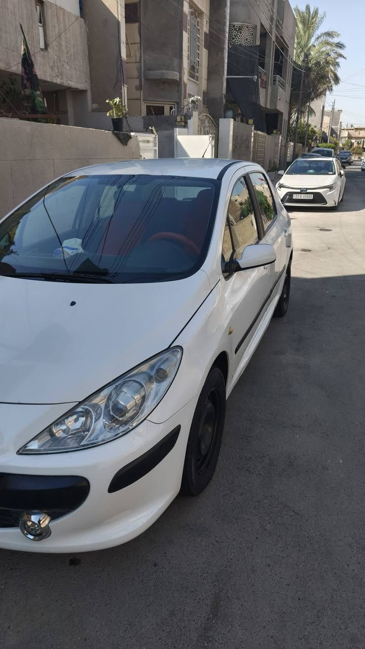 ‏للبيع
‏بيجو حجم 307 موديل 2006 
‏محرك 4 سلندر حجم 1600 
‏كير أوتوماتيك شرط المحرك والكير 
‏رقم بغداد انكليزي سنويه جديدة پأسمي وهزه جديده شرط التحويل
‏مواصفات فول معروفه البيجو
‏سياره جديده وجاهزة من كلشي شرط دينار ما تصرف عليها 
سعر 59$  
‏عنوان / بغداد حي الاعلام
‏للتواصل / ***********
‏
‏
‏
