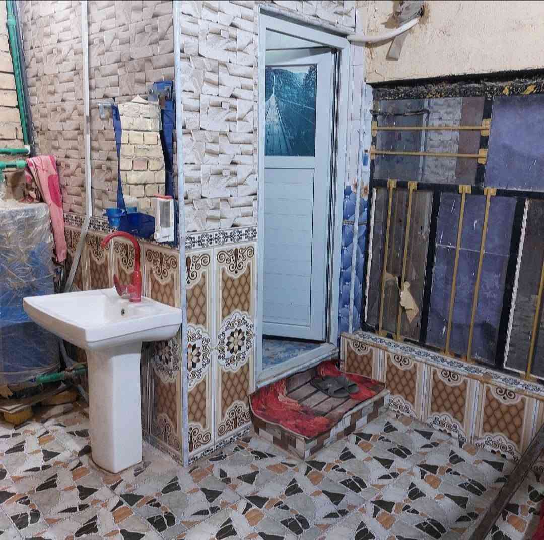 السلام عليكم
بيت طابو صرف ١٠٠م  خلفي حي العسكري شارع الاساله(التانكي)  شارع تبليط باب البيت مجاري ثقيله وخفيفه  يتكون من صاله جبيره وغرفه ومطبخ وحمام داخلي وطارمه السعر ٤٥ مليون  متواجد ***********

