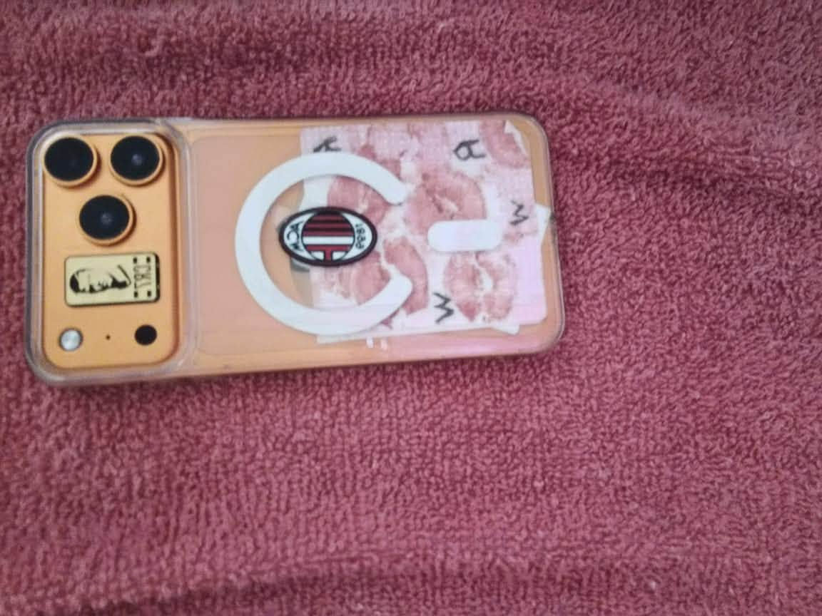 ‏سلام عليكم إكس ماكس محور محور 17 جهاز نظيف مبدل فقط بطارية ID Face ID واقف بس جهاز كل شيء ما أبي ما أبي   كسر يل ضهر نظيف عنواني بغداد ذاكره 256رقمي ***********سعر200بي مجال
