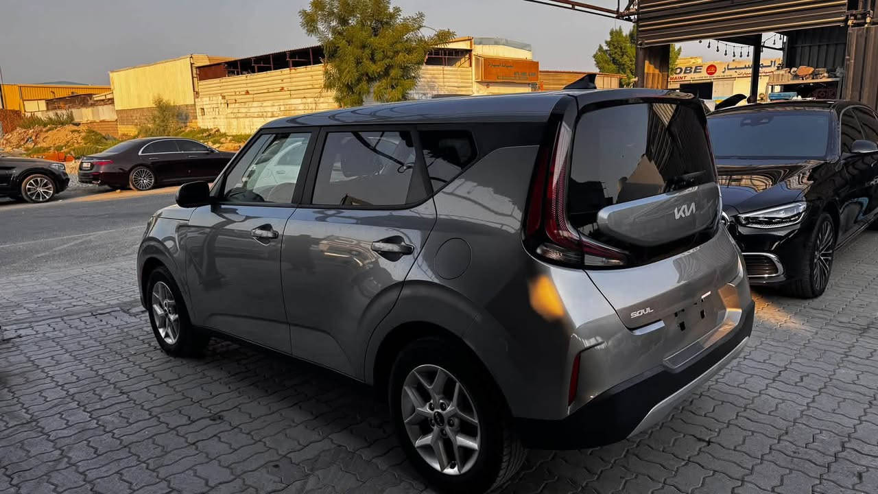 الجديد والنضيف 2024 صول LX نص فول
السلام عليكم للبيع صول 2024 وارد امريكي حادث جاملغ تبديل 

موضح بصوره سياره لا شواصي ولا لغد كلش جديده ولا بجم

سبوع وتدخل بغداد بسم لمشتري 

سعر 125 وبيه مجال واصل بغداد مع الكمرك لباب بيتك

الاتصال *********** حسين 

عنوان بغداد الزعفرانيه
