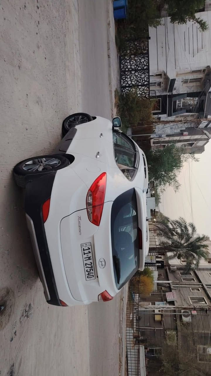 توسان 2016 خليجي صبغ صفحه السايق وقبق الجنطه اثر  جراد  وموجود الفديو قبل الصبغ بيها  ضربه بجاملغ لكدام السايق بدون دواخل سياره جاهزه حداديه جديده منضومه لايت  LED  محرك 2000 دوش  تحكم ستيرن تبريد قطعتين اشاير بلمري ماشيه 105 السعر 142 وبيها مجال بسيط  *********** مكان السياره بغداد العامريه
