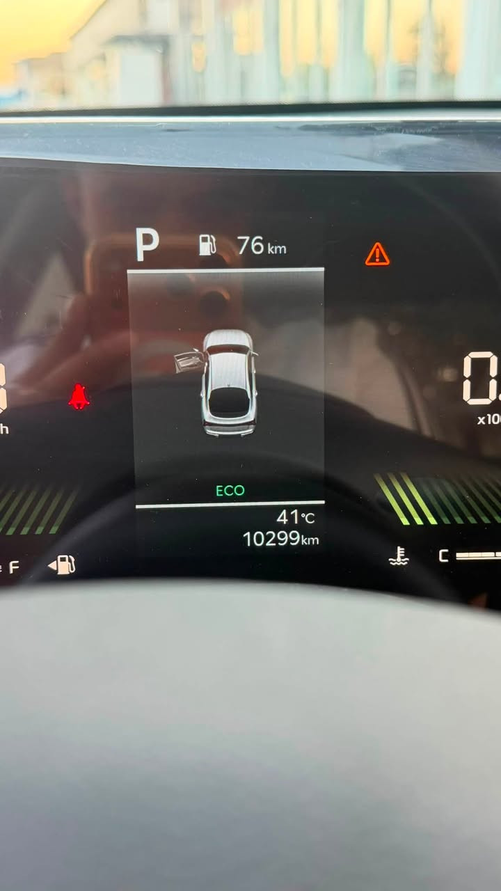 K5 2026 خليجي
سيارة بعدها بحالة الزيرو 
بعدها بالفابلون
السيارة بيها صبغ ع كد 5 اصابع بالبنيد
فول مواصفات 1/1
ماشيه 10000 كيلو متر 
سعر 22،800 $
لاستفسار:***********
 غير متواجد على الفيس للاسفسار فقط اتصال
