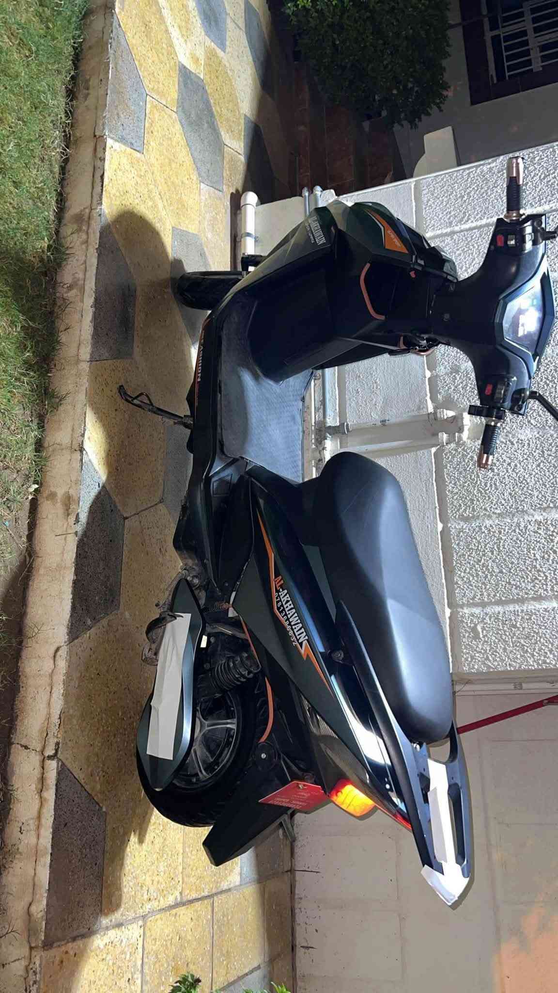شحن • ٥ بطاريات • مابي نقص