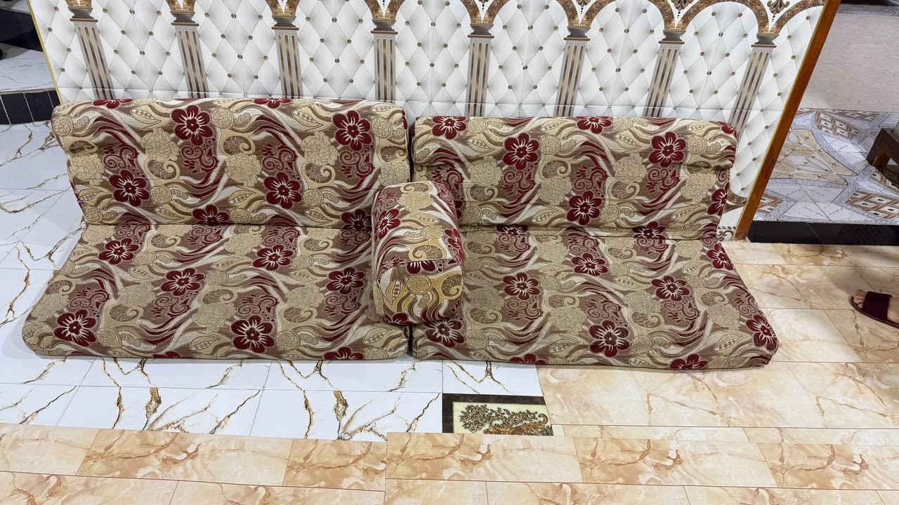 سلام عليكم جلستين عربية متكونه من 14 قطعه 15متر لبيع سعره250 الرقم
***********

