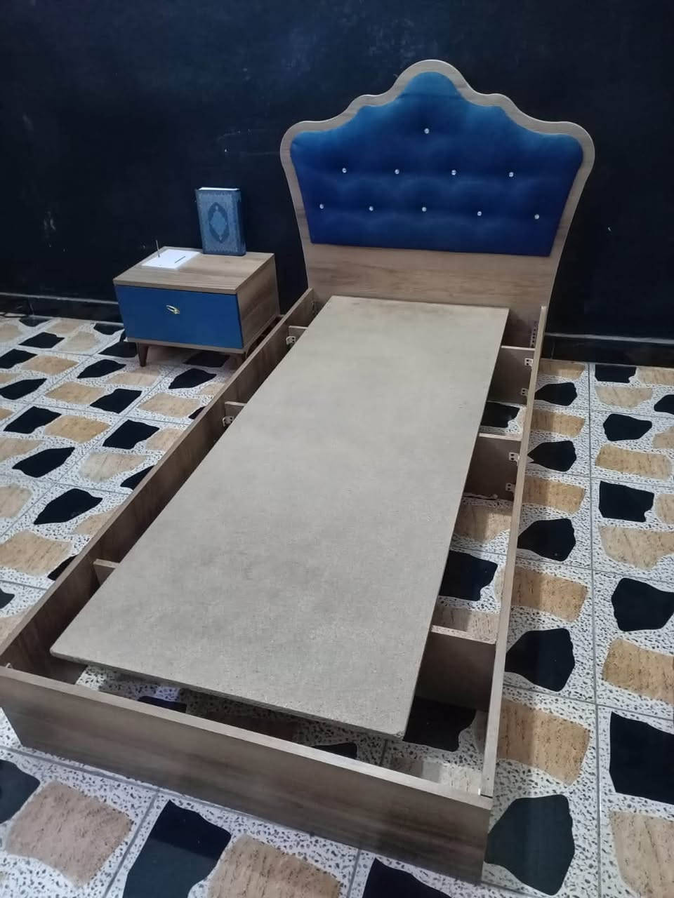 غرفه نوم تركي نفر واحد
استخدام كلش قليل اخذتها قبل اشهر ب 750 عارضها ب 325

عنوان بغداد البياع
***********
