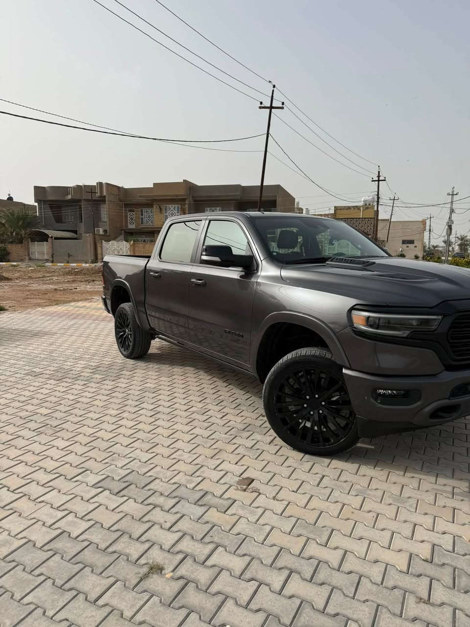 للبيع دوج رام 2021 لمتدد كندي
رقم اربيل  مكفولة
 فول مواصفات 1/1
سعر مناسب 380 وبيها مجال  بسيط
 
دوج رام 1500 (لمتدد)
لموديل 2021 . (كندي) . 
المحرك : V8 5.7L هيمي ايتورك .

المواصفات :
* دفع رباعي 4x4. فور ويل
* رادار تفاعلي مع مانع تصادم. 
* نقطة عمياء. 
* تحذير الخروج عن المسار.
* 4 كاميرات (360) درجة. .
* استطفاف ذكي (اوتوپارك).
* دوسات جانبية كهربائية.
* المصابيح الأمامية زنون.
* كشافات الضباب زنون متحركة.
* المصابيح الأمامية والمصابيح الخلفية LED. 
* دخول ذكي (بصمة). 
* تشغيل عن بعد.
* مقاعد من الجلد الفاخر. 
* المقاعد كهربائية مع ميموري.
* المقاعد الأمامية تبريد وتدفئة. 
* المقاعد الخلفية تبريد وتدفئة. 
•    الستيرن تدفئه 
* شاشة كبيرة 12 أنچ..
* حساسات امامية وخلفية.
* مانع تصادم امامي وخلفي.
* مكيف خلفي.
*محدد سرعة.
* ويل قياس 22 انج.
* مرايا كهربائية جانبية قابلة للطي كهربائيا.
* شاحن موبايل لاسلكي (واير ليس).
* الشباك الخلفي كهربائي. 
* المرايا الجانبية تدفئة. .
* غطاء من الجلد للصندوق الخلفي .
* امكانية تعديل ارتفاع دواسات البنزين والبريك.
* هاند بريك كهربائي.
* جوبلسات جگات تصعد وتنزل 
* حساسات امامية. 
* حساسات خلفية. 
* مرايا مع خاصية التعتيم الذاتي. 
* مساحات تخزين إضافية
للاستفسار 
***********
موجود اتصال و واتساب على الفيس ما متواجد
