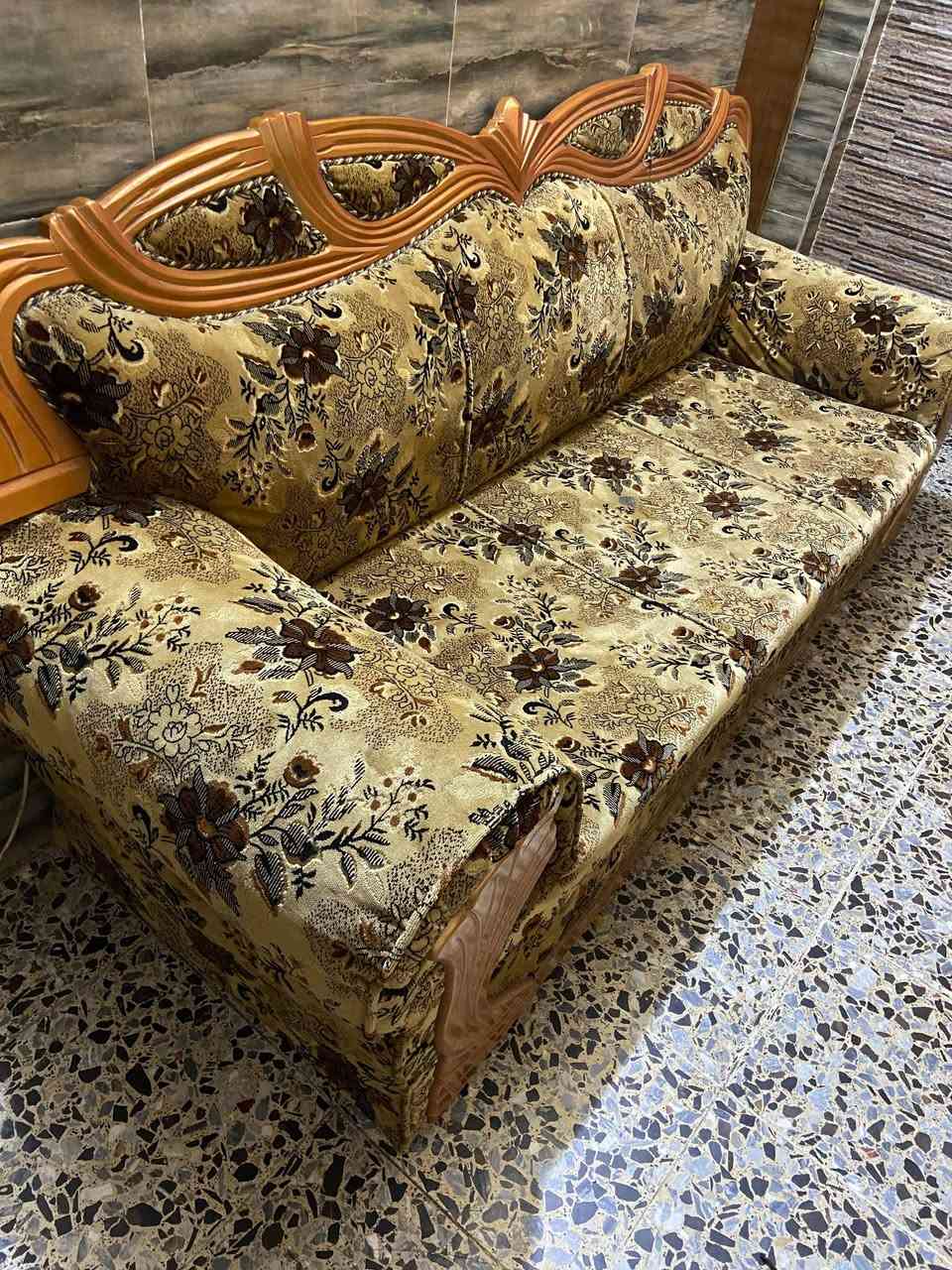 تخم نظيف للبيع عشر مقاعد بغداد الشعله)(***********)
