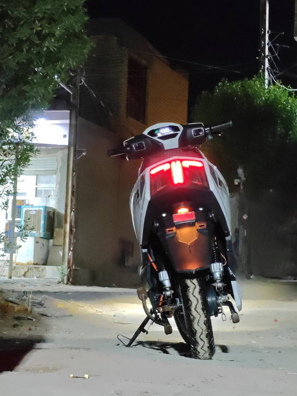 دراجه شحن MTR سكنس سرعه 80
ملف 2000
6بطاريات الحجم الكبير
 الدبل 
الدراجه كفاله عامه  
تخم تاير جديد و لايتات ثلجي عالي ناصي  اشاير شغاله حساسات شغاله دراجه خير من الله مكفوله سرقه وعشائر 
 للتواصل *********** عنوان التاجي
