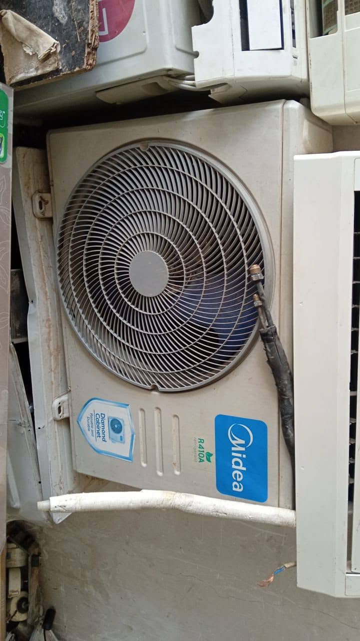 13 سبلت فقط خارجيه وداخليه ابيع شلع مابيع قطع أبو الطنين 250 وبو الطن 125 قفلهن تفحص وتأخذ 
العنوان حي أول 
***********
