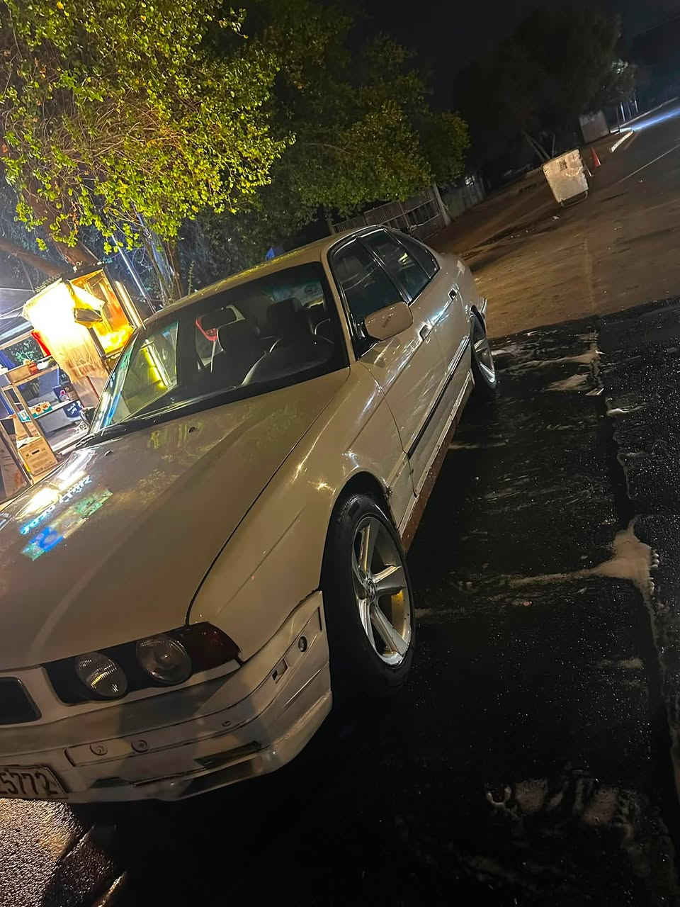 525 bmw
1991
مسكر تك فانوص
السياره بدون صبغ 
رقم اربيل تحويل ثاني يوم بسمي السياره
صدر جديد
مكينه ناعمه وحلوه
كير مكفول
تاير جديد
مسجل شاشه
مصفر غرمات
بدون صبغ ماعده بيه ضربه الجاملغ الخلفي عكس السايق
الدعمات صبغتهن سبري علمود التحويل
كهربائيات كله اني عايده على ايدي
كلشي شغال بيه 
ونقص صونده بور سترين كاعد تنضح دهن
نقص تبريد
ترايك وين ما يعجبك انطيك تراي
السعر ٥٧ وبين مجال
هزه جديده
***********
