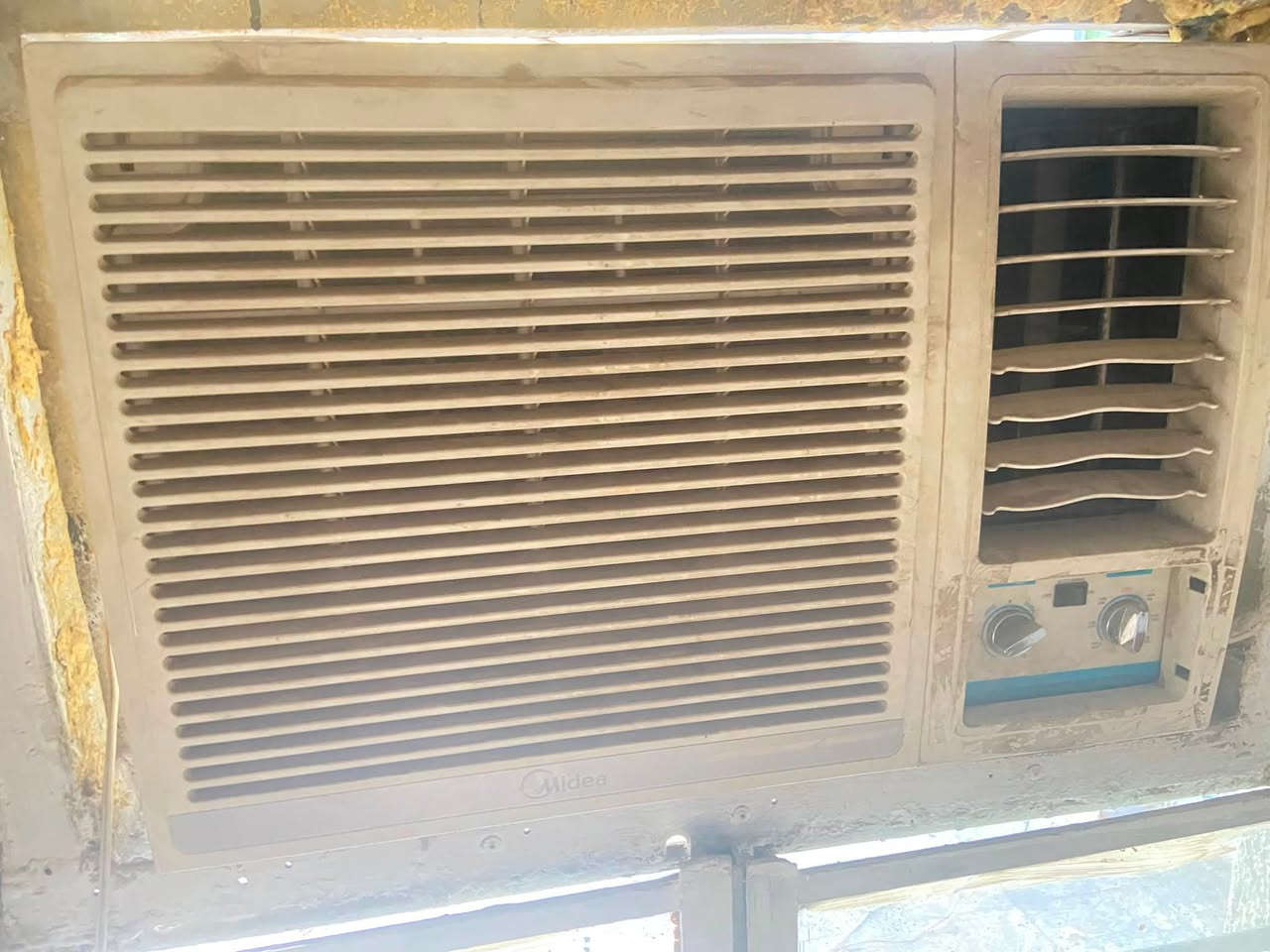 اغراض مستعملة للبيع
باب المنيوم مدعم بالزجاج العدد 2 السعر 200 الف
باب bvc  السعر 30 الف 
زحليگه حجم كبير السعر 100 الف 
مكيف هواء نوع ميديا 100 الف 
الاتصال واتساب ***********
